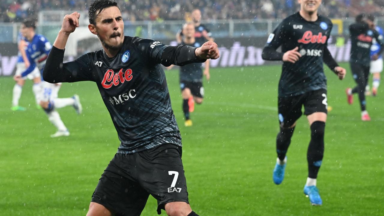 Napoli beats Sampdoria to stretch league lead as Milan draws